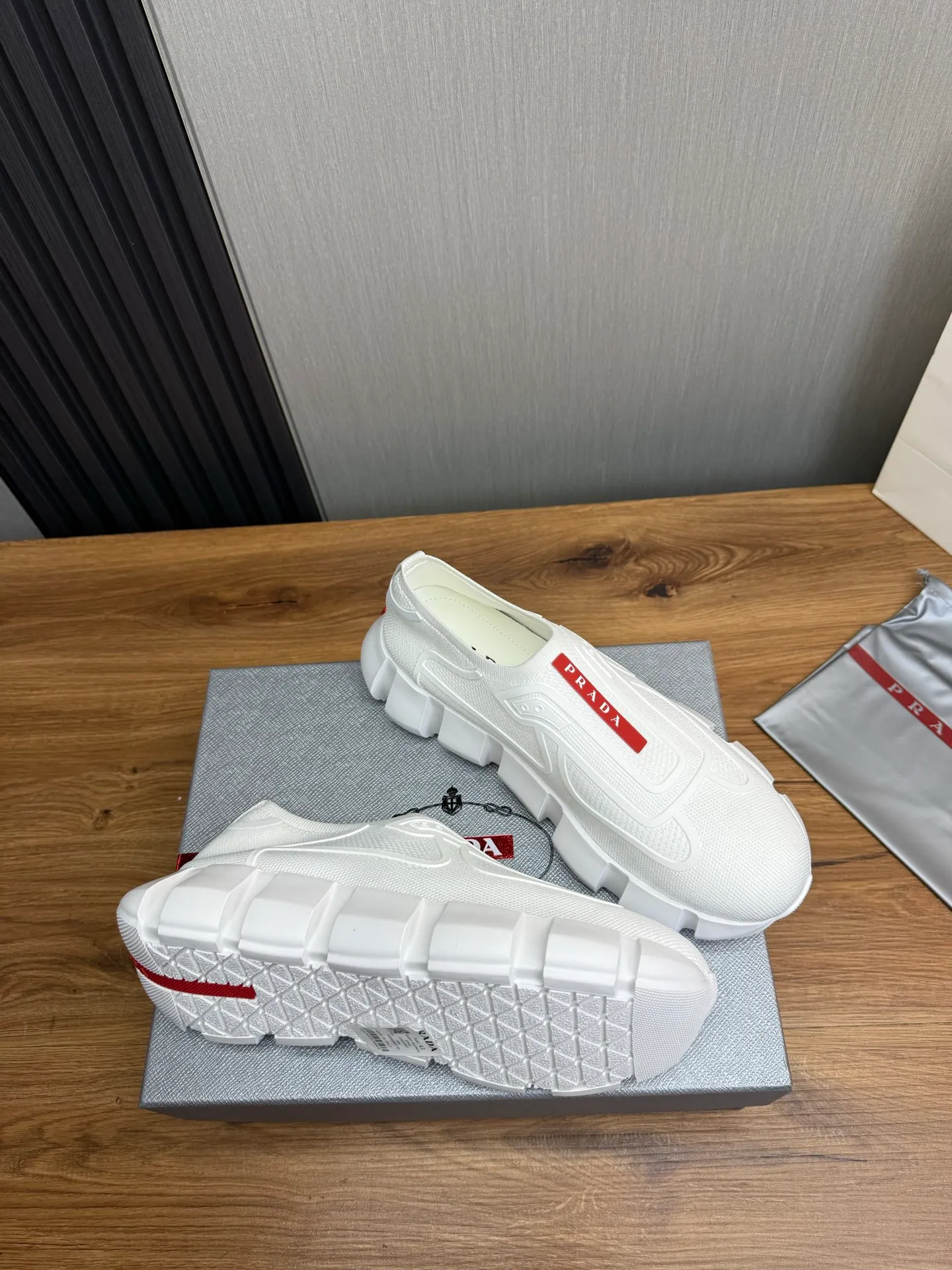 Men's shoes 💰580💰 [PRADA] Popular men's shoes shipped 👏Official website synchronized ⬆️Original fly-woven fabric + cowhide lining, 1⃣️:1⃣️reproduction, original sole, 38-45 (45. Customized, non-refundable)